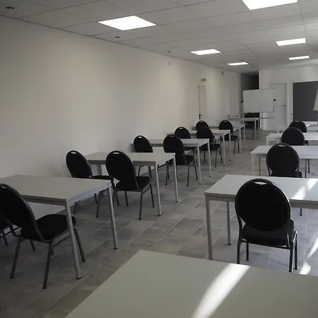 Sarstedter Hof 2* زارشتيد