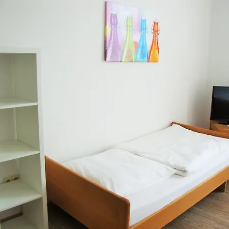 Sarstedter Hof 2* زارشتيد