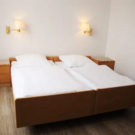 Hotel Sarstedter Hof 2*