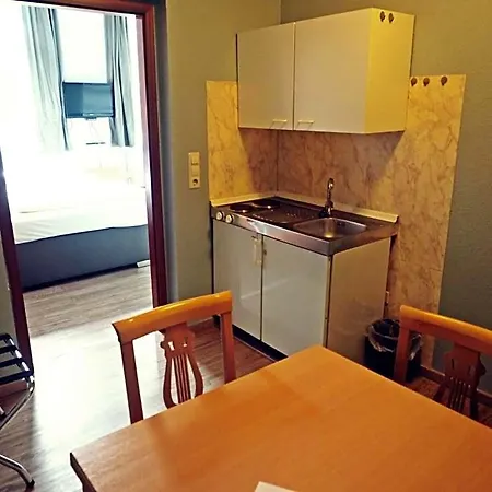 Hotel Sarstedter Hof 2*