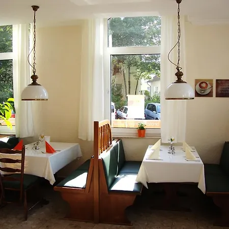 فندق Sarstedter Hof 2*