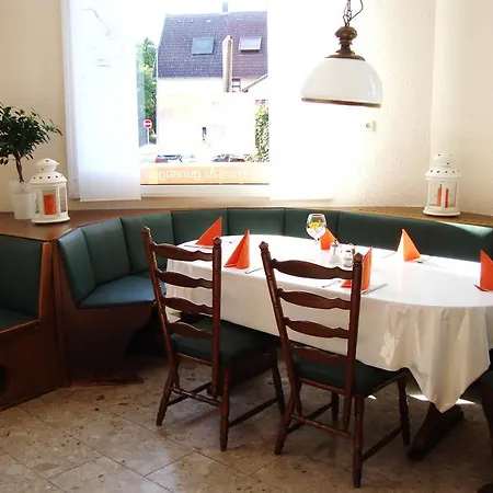 Отель Sarstedter Hof Зарштедт