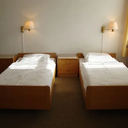 Sarstedter Hof Отель Зарштедт
