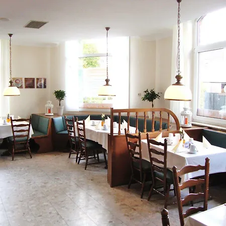 Sarstedter Hof 2* Зарштедт