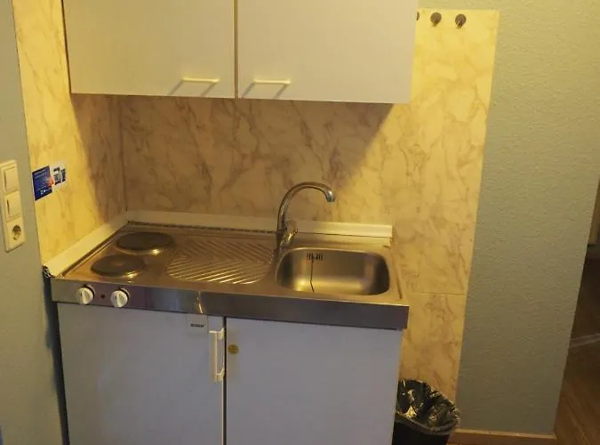 Отель Sarstedter Hof 2*