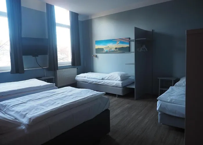 Отель Sarstedter Hof Зарштедт