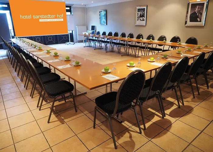 Отель Sarstedter Hof 2*