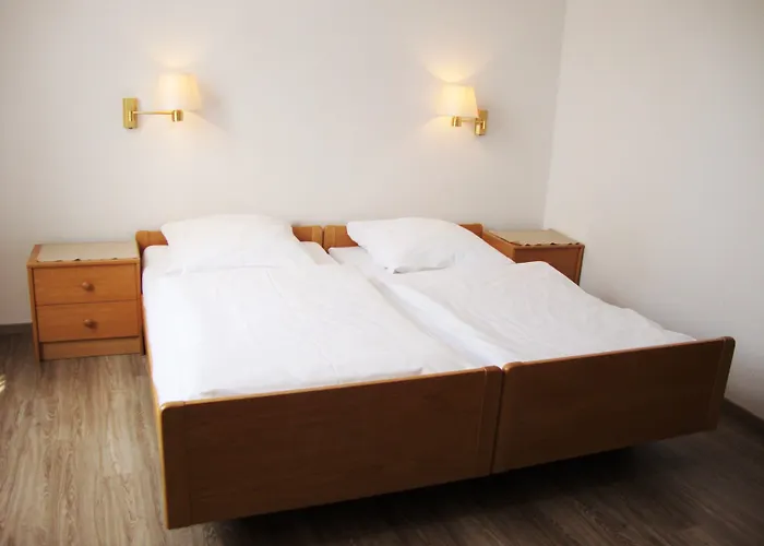 Отель Sarstedter Hof 2*