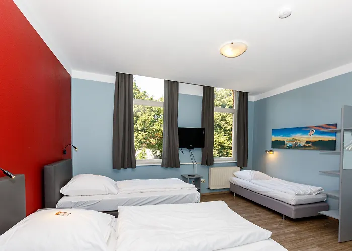 Отель Sarstedter Hof Зарштедт