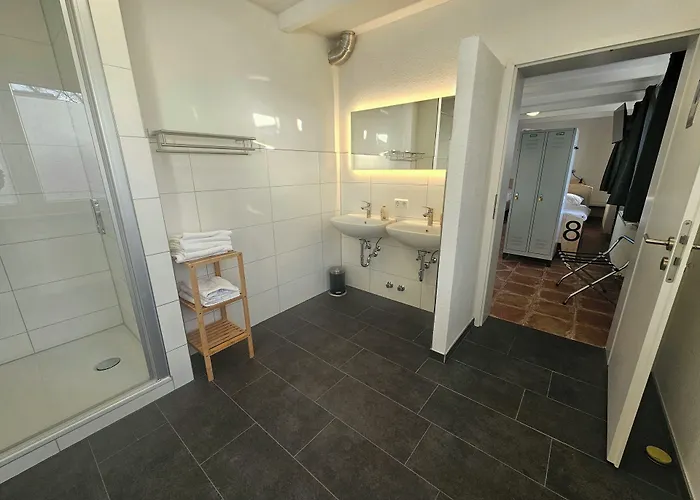 Отель Sarstedter Hof 2*