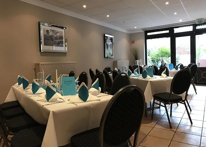 Отель Sarstedter Hof 2*